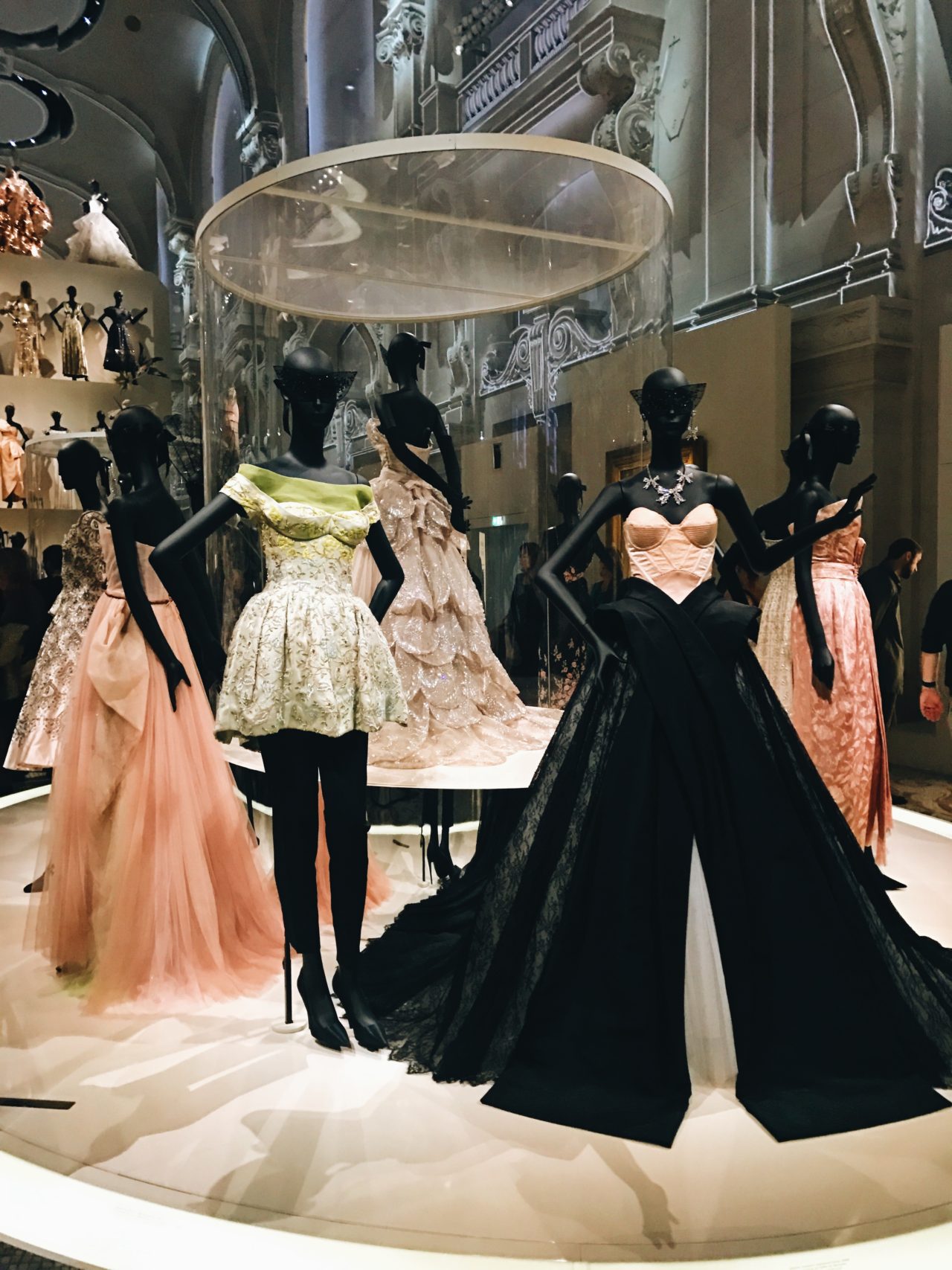 Dior Dress Exhibit in Paris City guide